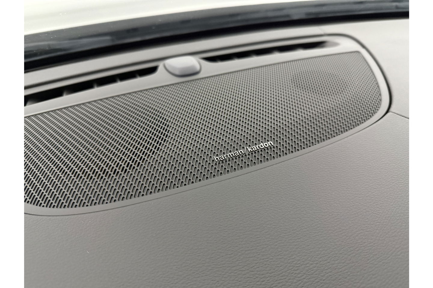 Volvo V90 2.0 T4 R-Design 190PK LED Trekhaak Camera LED Harman/Kardon Carplay Leder Clima Navi 20"LMV Memory-Seats PDC