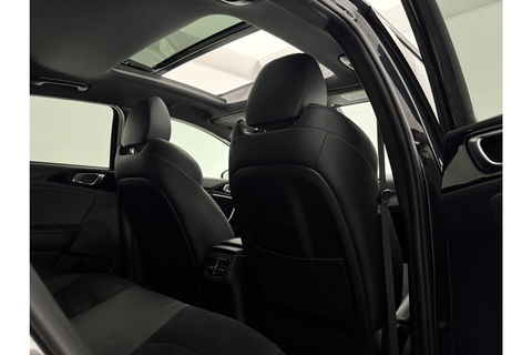 Kia pro_cee'd 1.4 T-GDI GT-Line 140PK Pano LED Carplay Camera Clima Cruise Navi PDC 17''LMV Stuur/Stoelverw.