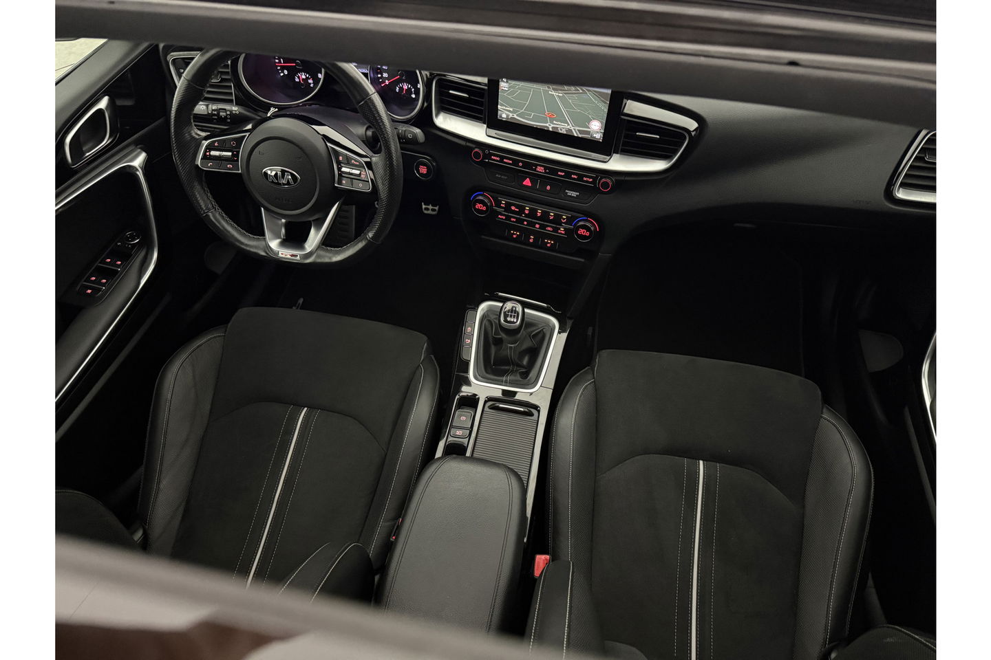 Kia pro_cee'd 1.4 T-GDI GT-Line 140PK Pano LED Carplay Camera Clima Cruise Navi PDC 17''LMV Stuur/Stoelverw.