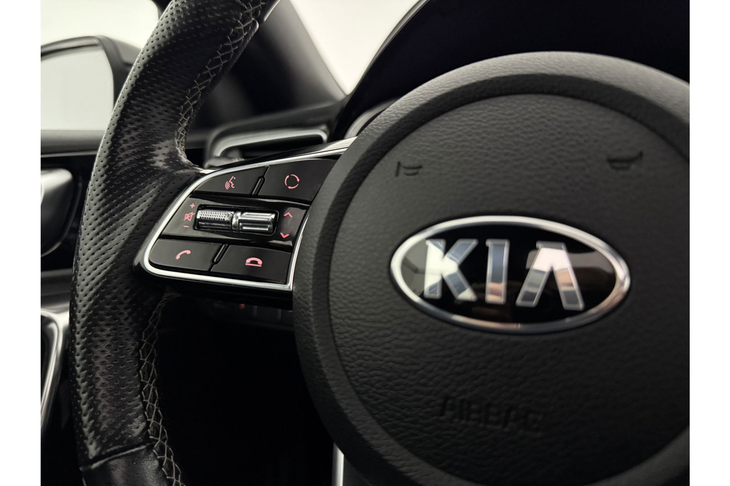 Kia pro_cee'd 1.4 T-GDI GT-Line 140PK Pano LED Carplay Camera Clima Cruise Navi PDC 17''LMV Stuur/Stoelverw.