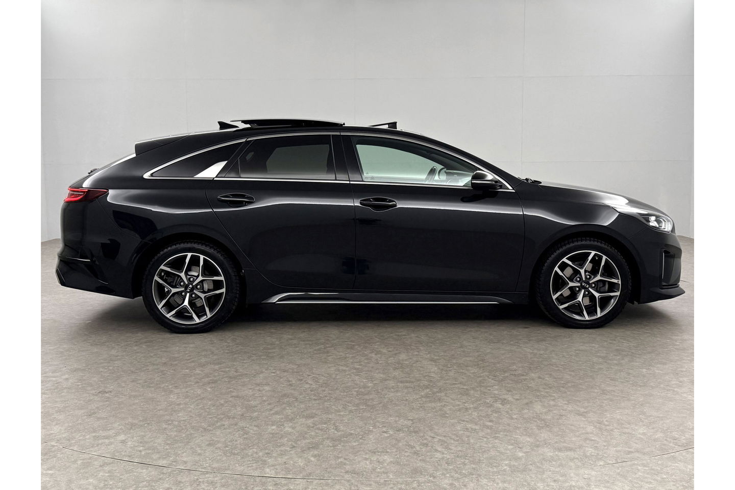 Kia pro_cee'd 1.4 T-GDI GT-Line 140PK Pano LED Carplay Camera Clima Cruise Navi PDC 17''LMV Stuur/Stoelverw.