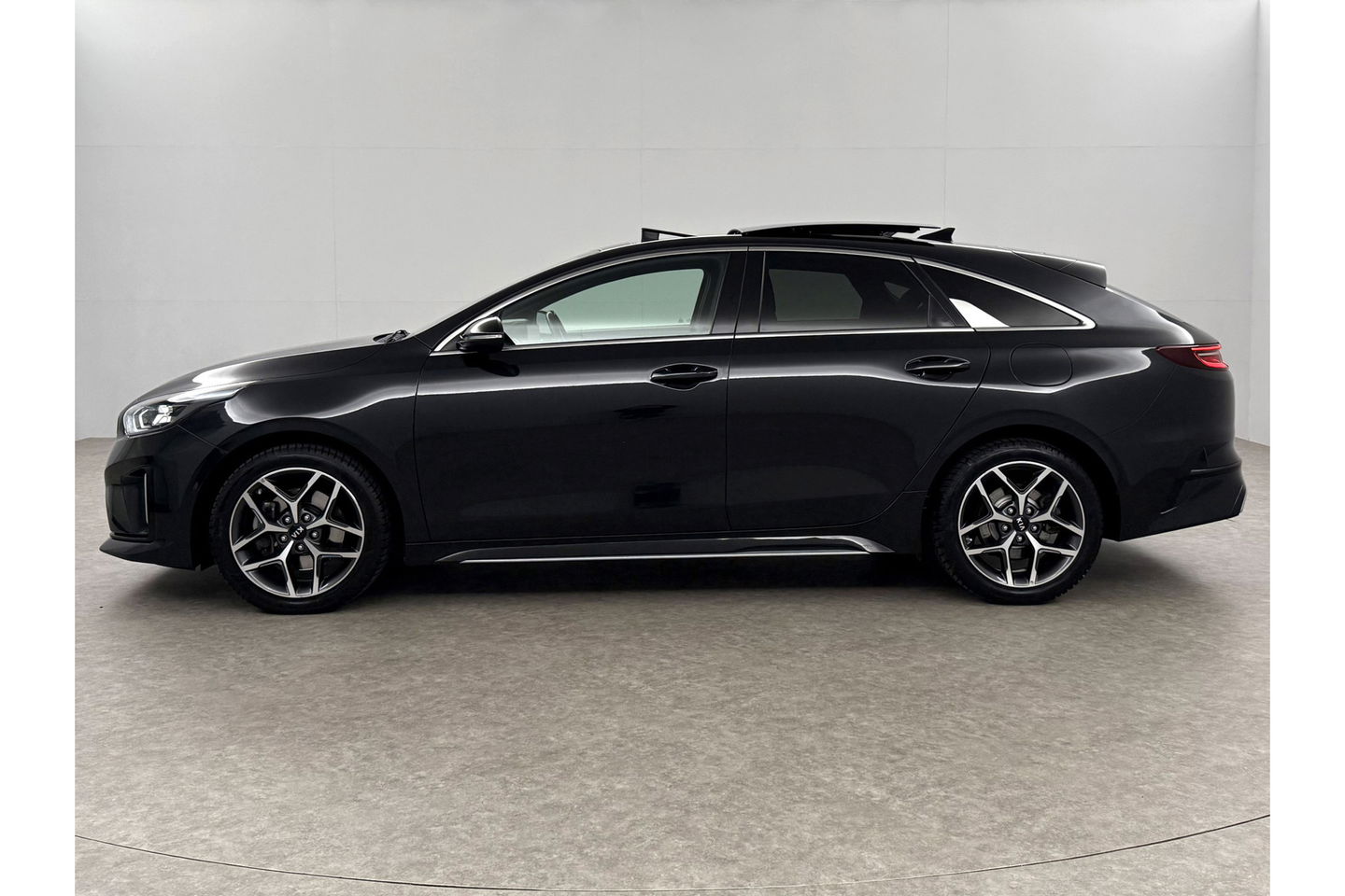 Kia pro_cee'd 1.4 T-GDI GT-Line 140PK Pano LED Carplay Camera Clima Cruise Navi PDC 17''LMV Stuur/Stoelverw.