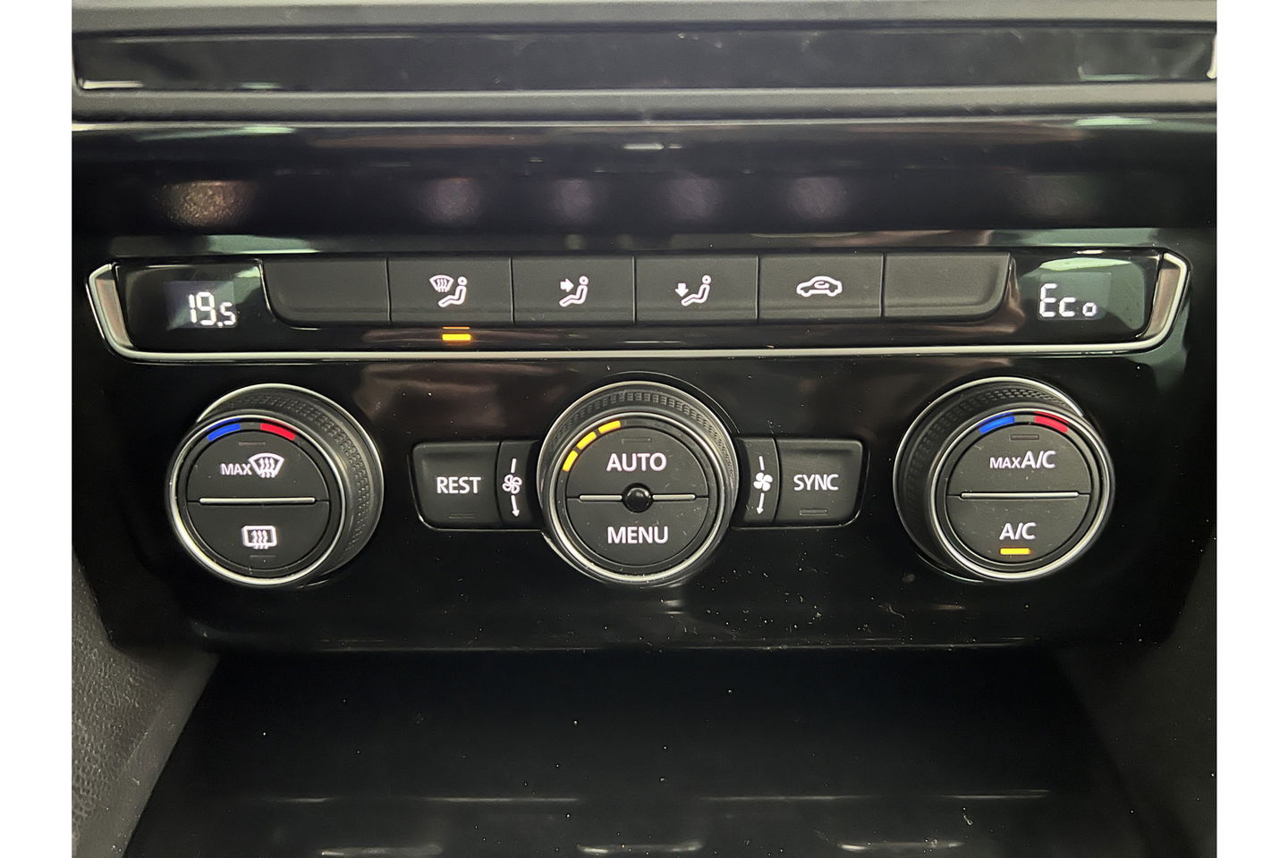 Volkswagen Passat 1.4 TSI GTE 231PK DSG Hybride LED Carplay Camera Cruise Clima Navigatie 17"LMV