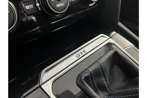 Volkswagen Passat 1.4 TSI GTE 231PK DSG Hybride LED Carplay Camera Cruise Clima Navigatie 17"LMV