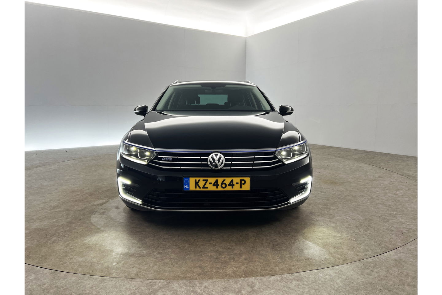 Volkswagen Passat 1.4 TSI GTE 231PK DSG Hybride LED Carplay Camera Cruise Clima Navigatie 17"LMV