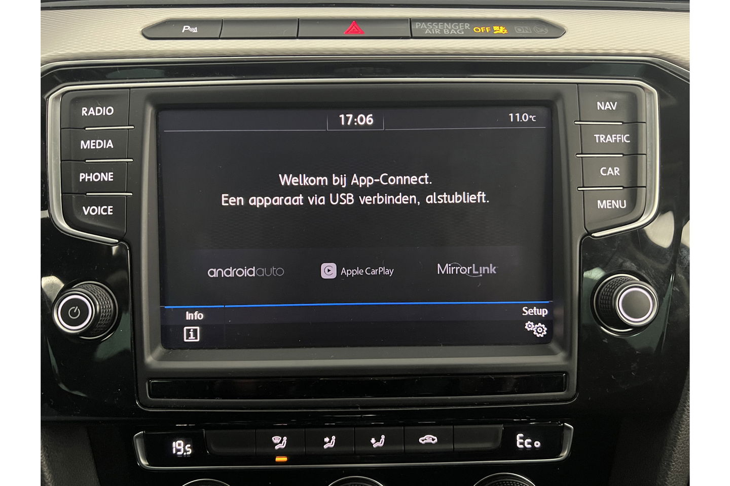 Volkswagen Passat 1.4 TSI GTE 231PK DSG Hybride LED Carplay Camera Cruise Clima Navigatie 17"LMV