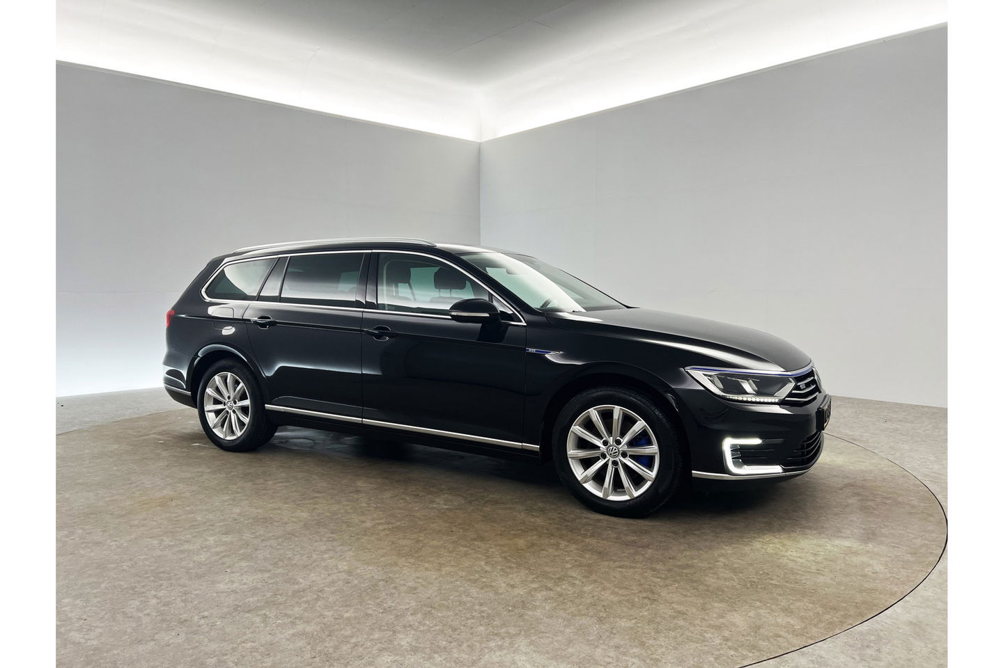 Volkswagen Passat 1.4 TSI GTE 231PK DSG Hybride LED Carplay Camera Cruise Clima Navigatie 17"LMV