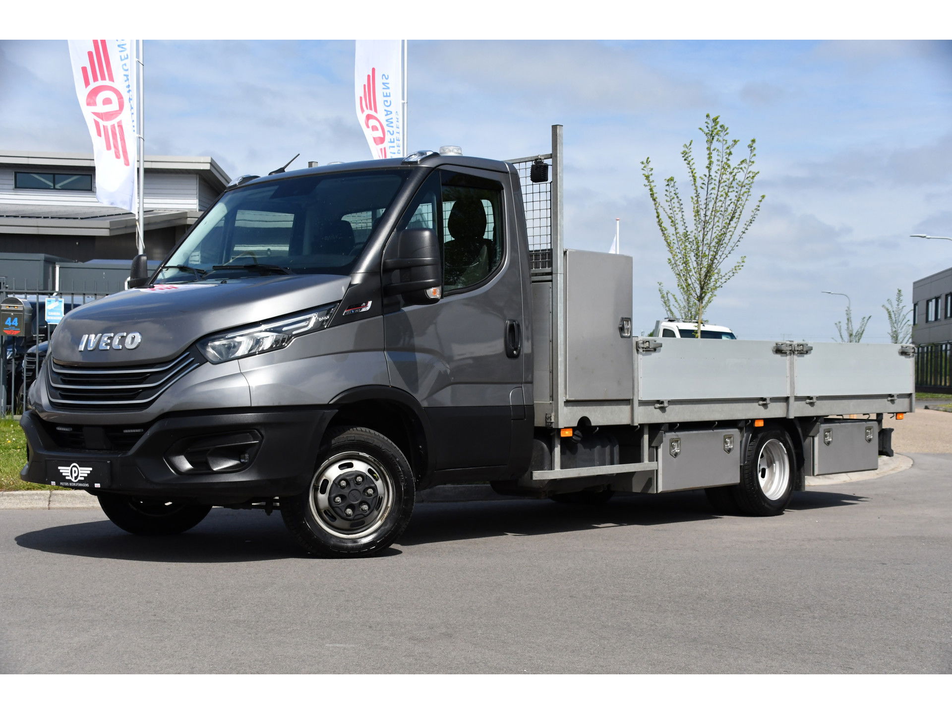 Iveco 40C18 Daily DL L4 Openlaadbak Camera, Cruise, LED, Carplay, 180PK, 3500kg Trekhaak, Clima, Automaat, Uniek! Chassis