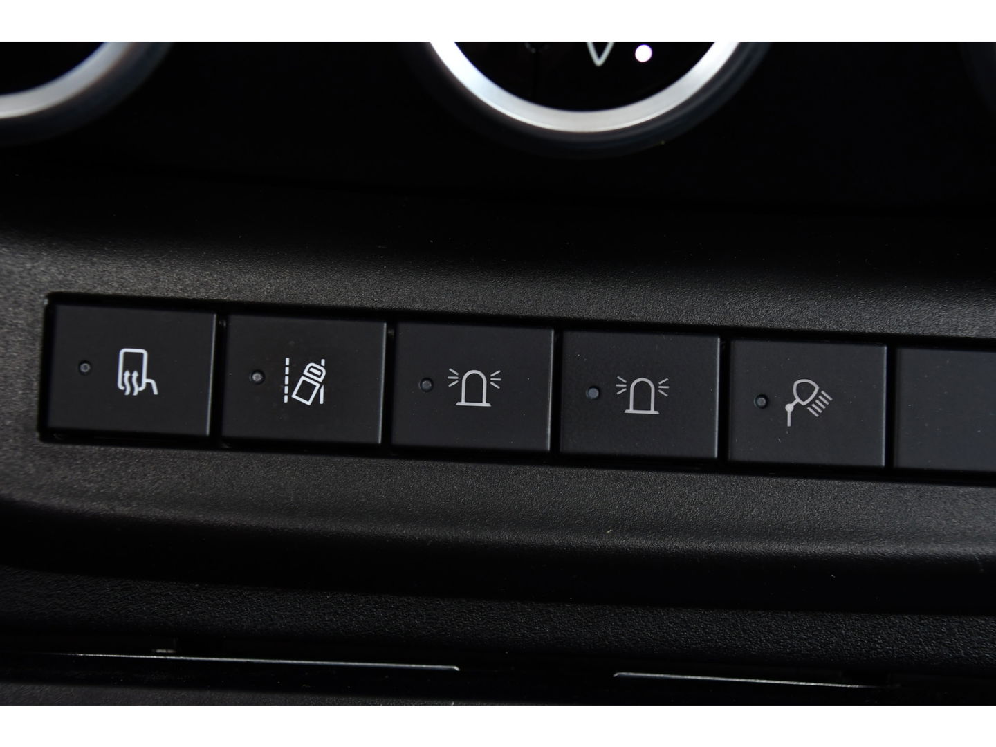 Iveco 40C18 Daily DL L4 Openlaadbak Camera, Cruise, LED, Carplay, 180PK, 3500kg Trekhaak, Clima, Automaat, Uniek! Chassis