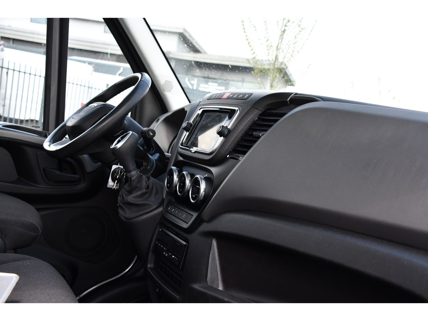 Iveco 40C18 Daily DL L4 Openlaadbak Camera, Cruise, LED, Carplay, 180PK, 3500kg Trekhaak, Clima, Automaat, Uniek! Chassis