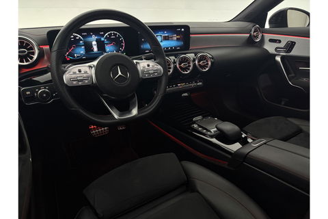 Mercedes-Benz CLA-Klasse 180 AMG Pano Sfeer Camera Carplay Virtual LED Clima Cruise Navi PDC Memory-Seats 18''LMV