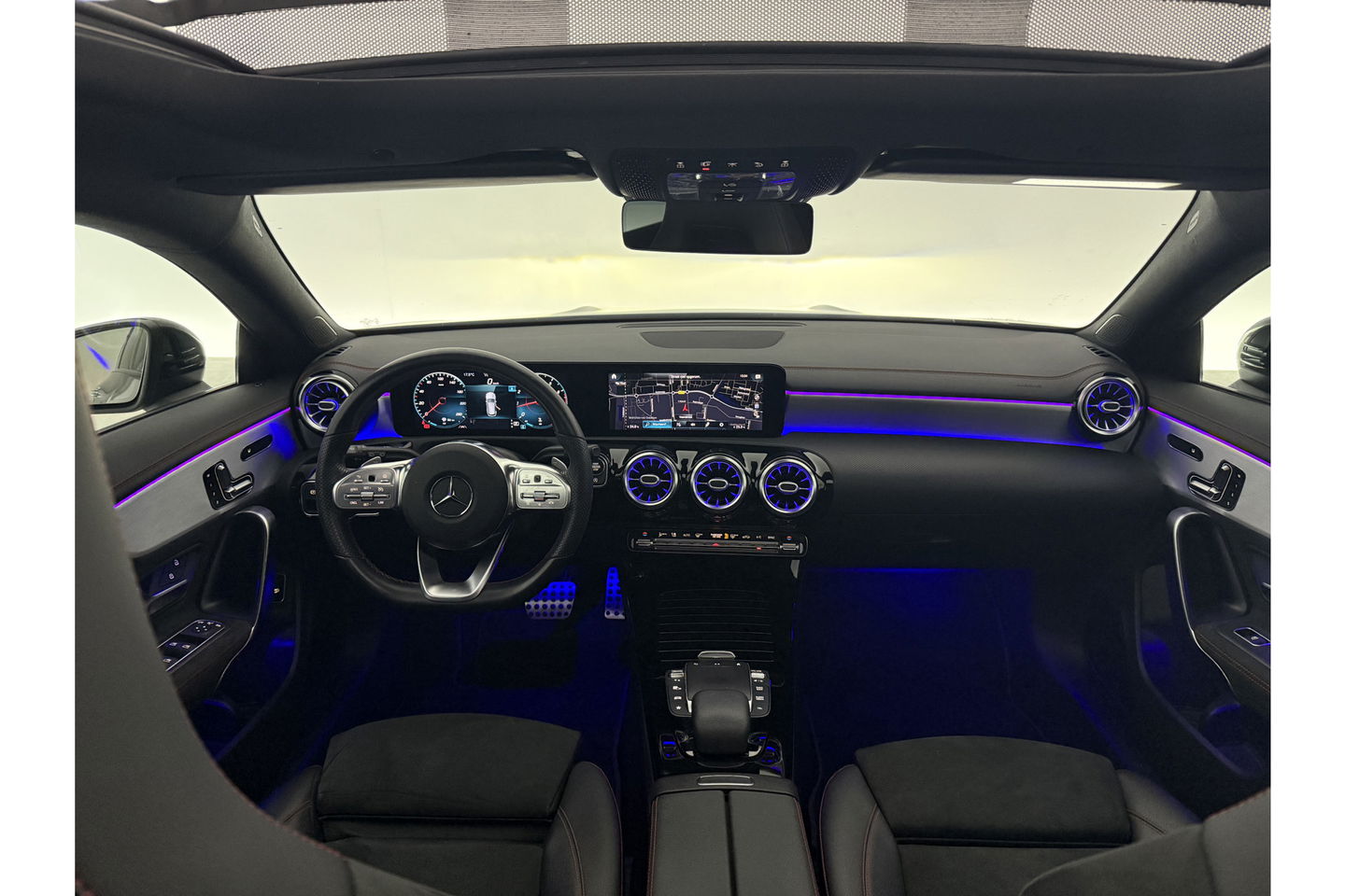 Mercedes-Benz CLA-Klasse 180 AMG Pano Sfeer Camera Carplay Virtual LED Clima Cruise Navi PDC Memory-Seats 18''LMV