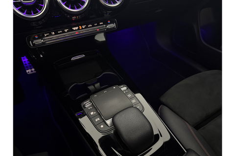 Mercedes-Benz CLA-Klasse 180 AMG Pano Sfeer Camera Carplay Virtual LED Clima Cruise Navi PDC Memory-Seats 18''LMV
