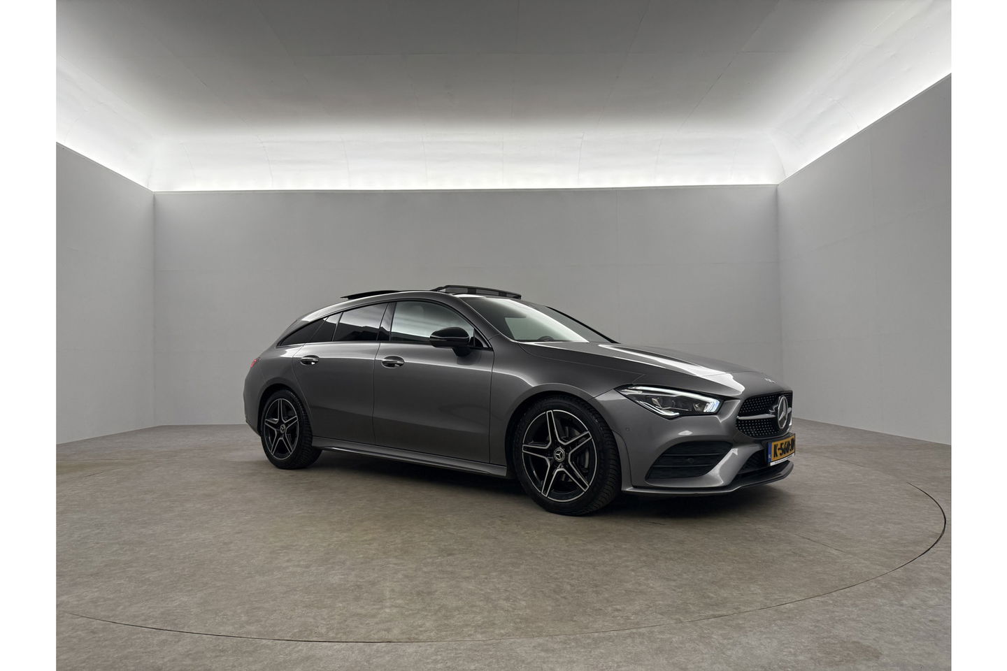 Mercedes-Benz CLA-Klasse 180 AMG Pano Sfeer Camera Carplay Virtual LED Clima Cruise Navi PDC Memory-Seats 18''LMV