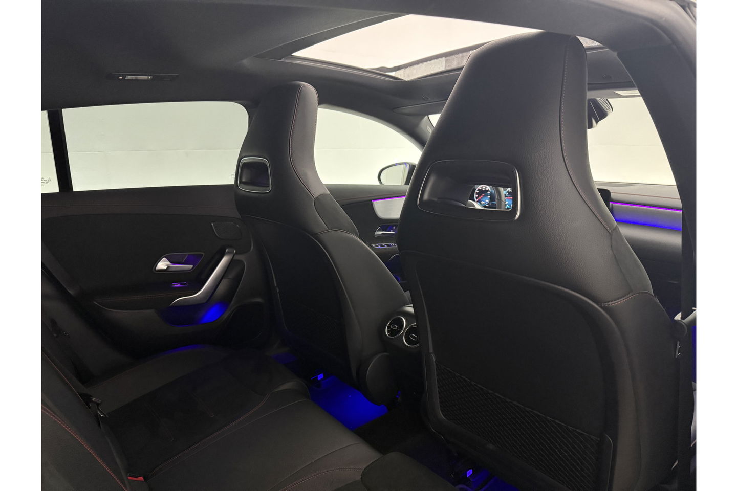 Mercedes-Benz CLA-Klasse 180 AMG Pano Sfeer Camera Carplay Virtual LED Clima Cruise Navi PDC Memory-Seats 18''LMV
