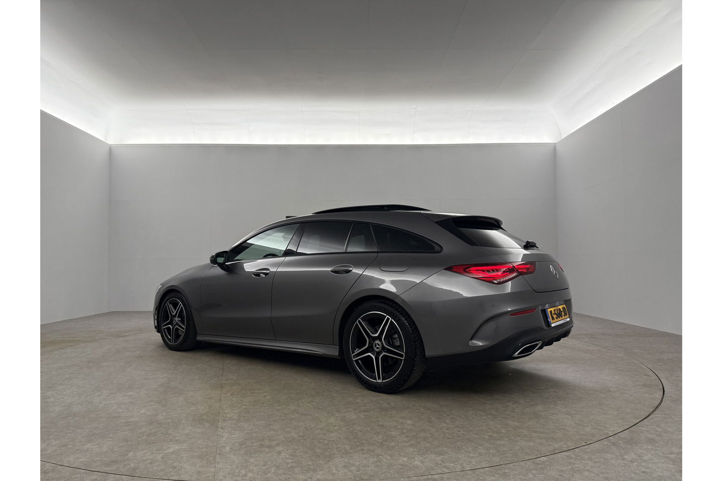 Mercedes-Benz CLA-Klasse 180 AMG Pano Sfeer Camera Carplay Virtual LED Clima Cruise Navi PDC Memory-Seats 18''LMV