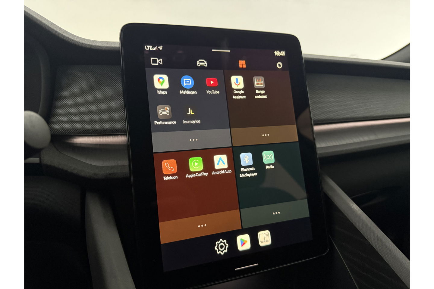 Polestar 2 Long Range Dual Motor Launch Edition 78kWh 408PK Pano Harman/Kardon LED Virtual 360Camera ACC 19"LMV Carplay Memory-Seat Stoel/Stuurverw.