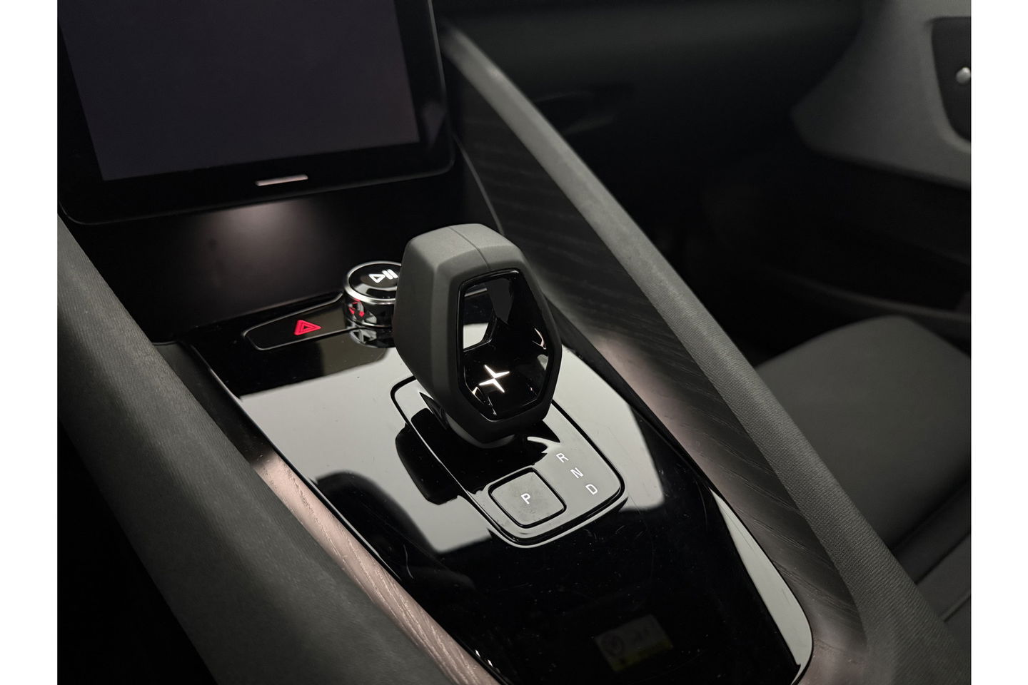 Polestar 2 Long Range Dual Motor Launch Edition 78kWh 408PK Pano Harman/Kardon LED Virtual 360Camera ACC 19"LMV Carplay Memory-Seat Stoel/Stuurverw.