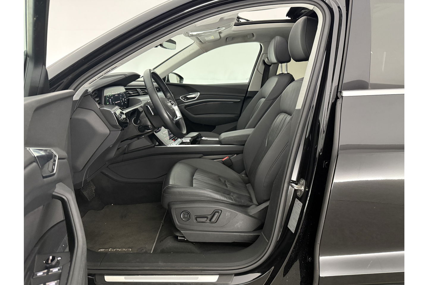 Audi e-tron 50 Quattro 4WD Launch Edition Plus 71kWh 313PK Elektrisch Pano LED Camera Carplay Clima Cruise 20"LMV Memory Seat Virtual PDC