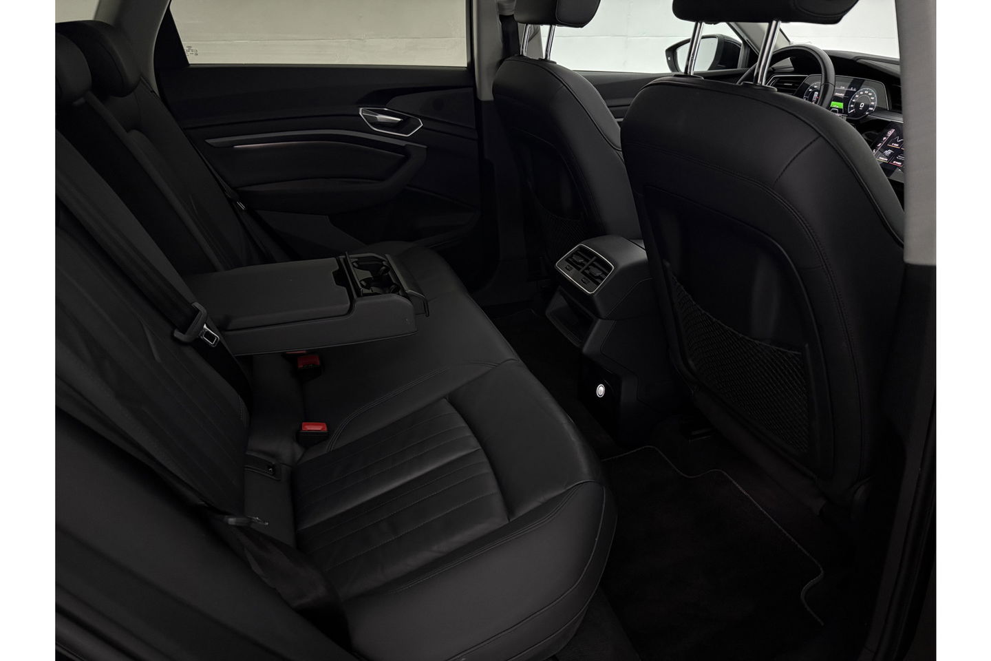 Audi e-tron 50 Quattro 4WD Launch Edition Plus 71kWh 313PK Elektrisch Pano LED Camera Carplay Clima Cruise 20"LMV Memory Seat Virtual PDC
