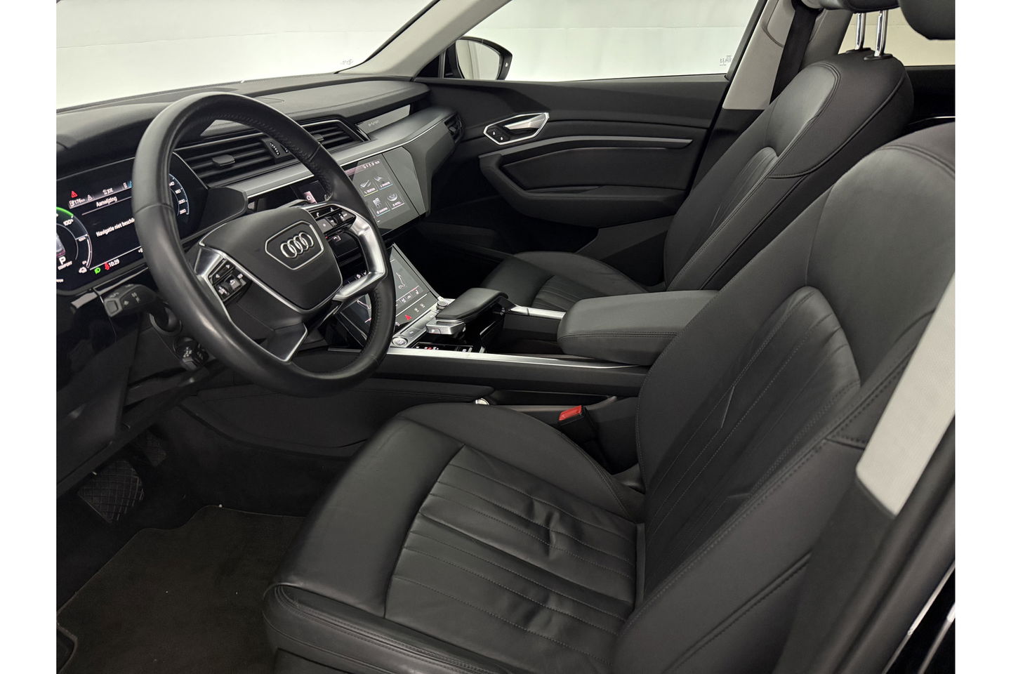 Audi e-tron 50 Quattro 4WD Launch Edition Plus 71kWh 313PK Elektrisch Pano LED Camera Carplay Clima Cruise 20"LMV Memory Seat Virtual PDC