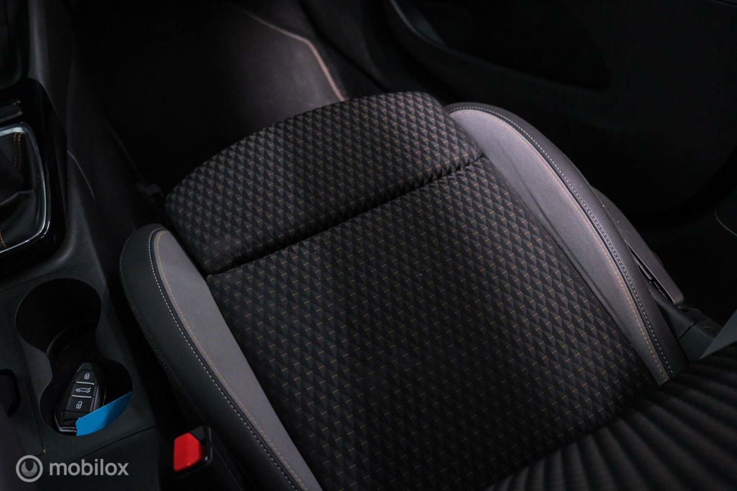 Opel Crossland X 1.2 Turbo | CarPlay | Camera | Trekhaak | 1e eigenaar | NL auto NAP | Head up display | sport stoelen |