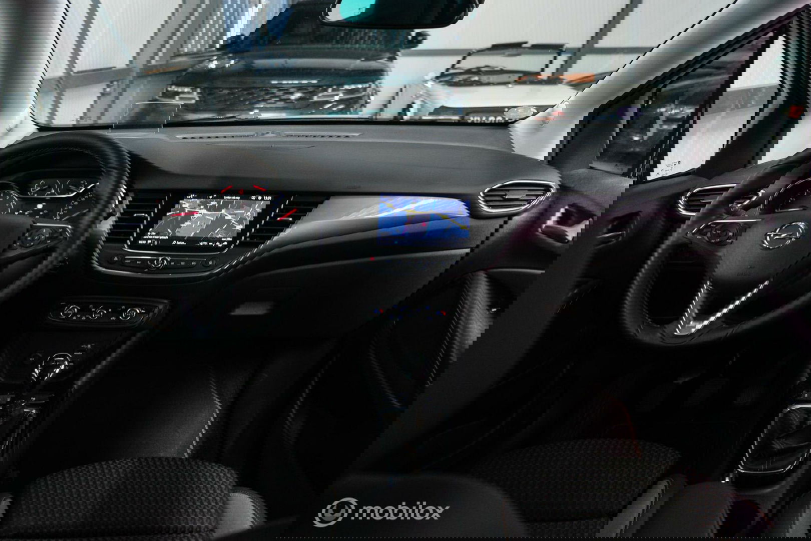 Opel Crossland X 1.2 Turbo | CarPlay | Camera | Trekhaak | 1e eigenaar | NL auto NAP | Head up display | sport stoelen |