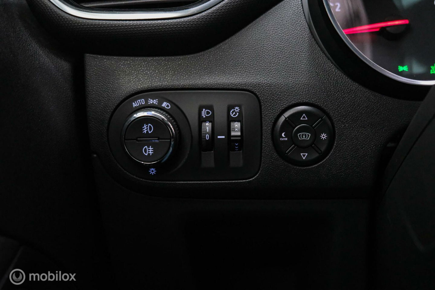 Opel Crossland X 1.2 Turbo | CarPlay | Camera | Trekhaak | 1e eigenaar | NL auto NAP | Head up display | sport stoelen |