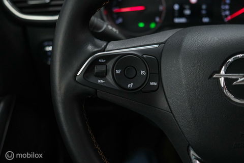 Opel Crossland X 1.2 Turbo | CarPlay | Camera | Trekhaak | 1e eigenaar | NL auto NAP | Head up display | sport stoelen |