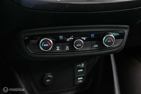 Opel Crossland X 1.2 Turbo | CarPlay | Camera | Trekhaak | 1e eigenaar | NL auto NAP | Head up display | sport stoelen |