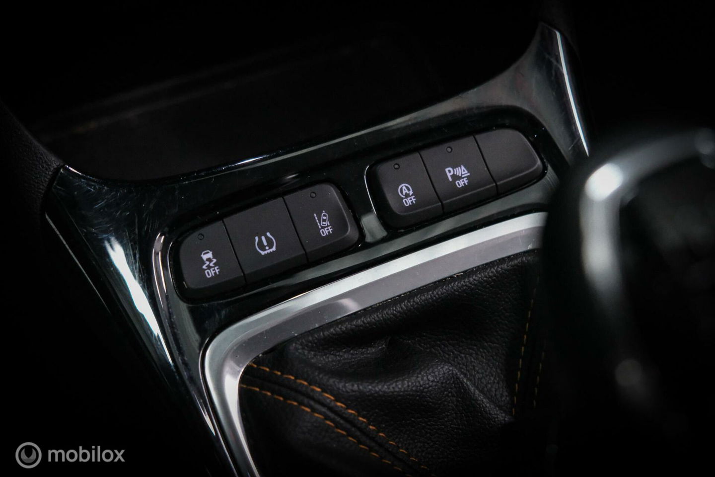 Opel Crossland X 1.2 Turbo | CarPlay | Camera | Trekhaak | 1e eigenaar | NL auto NAP | Head up display | sport stoelen |