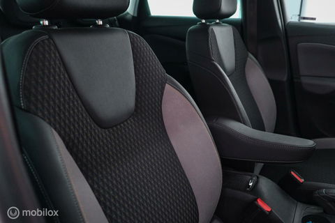 Opel Crossland X 1.2 Turbo | CarPlay | Camera | Trekhaak | 1e eigenaar | NL auto NAP | Head up display | sport stoelen |