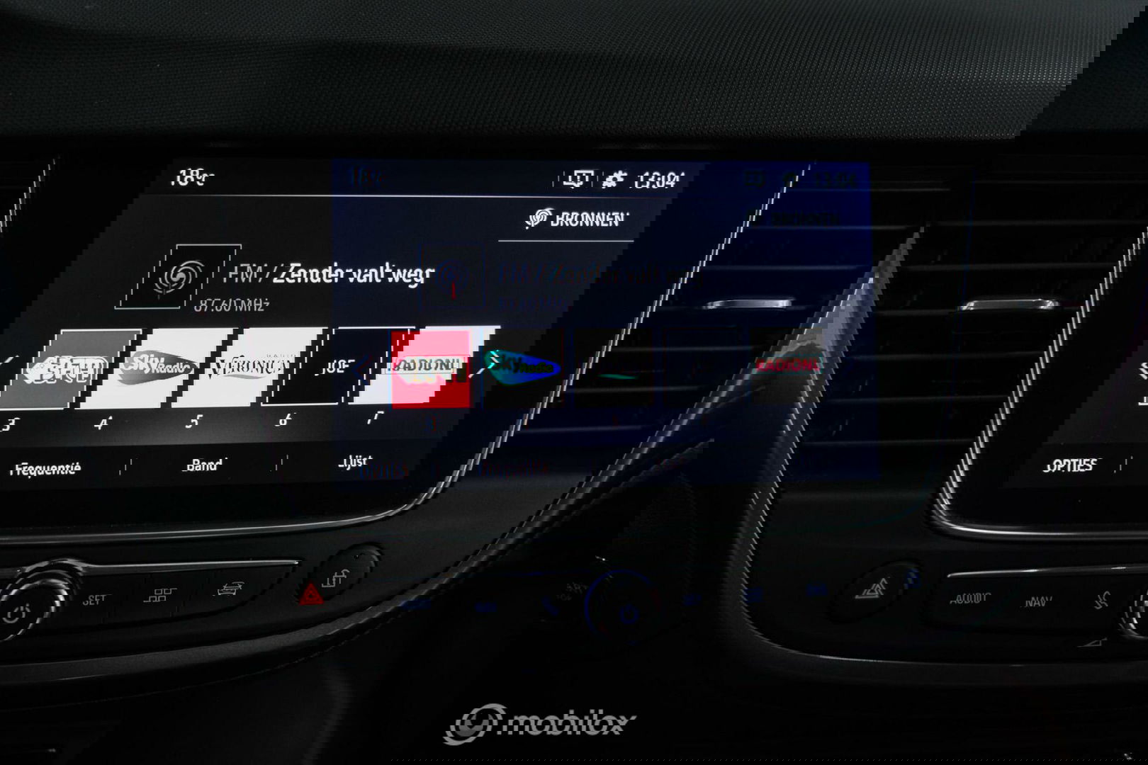 Opel Crossland X 1.2 Turbo | CarPlay | Camera | Trekhaak | 1e eigenaar | NL auto NAP | Head up display | sport stoelen |