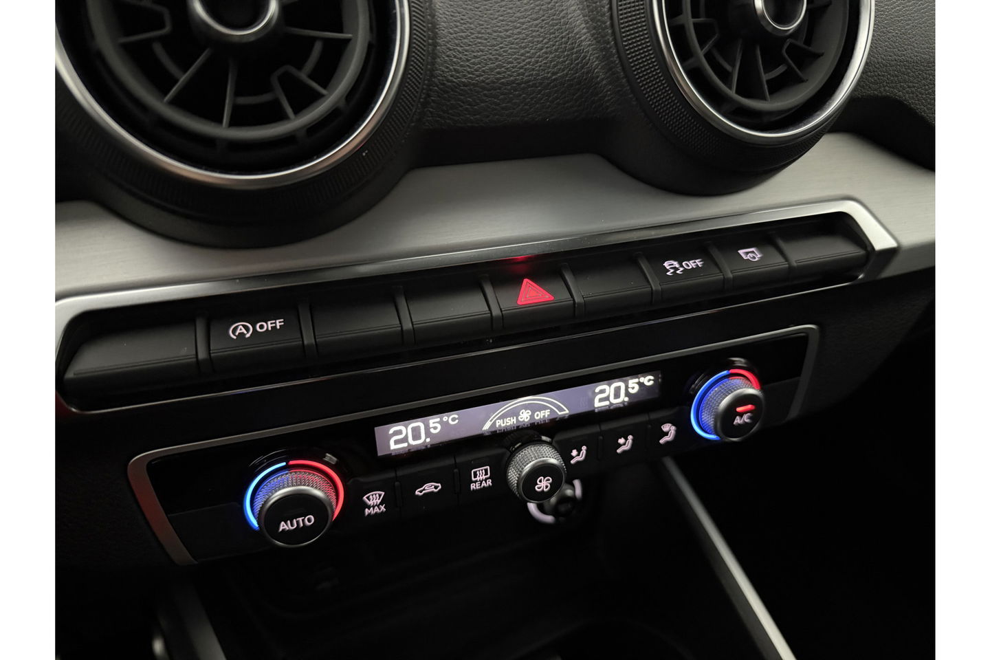 Audi Q2 35 TFSI 150PK S Line LED Carplay Clima Cruise Navi PDC 18''LMV