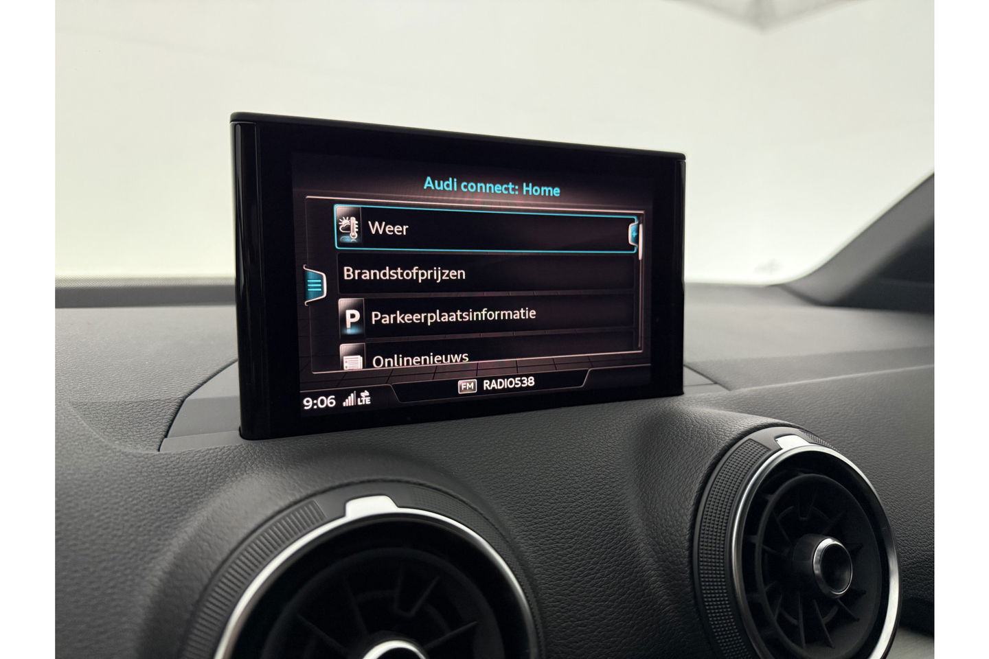 Audi Q2 35 TFSI 150PK S Line LED Carplay Clima Cruise Navi PDC 18''LMV