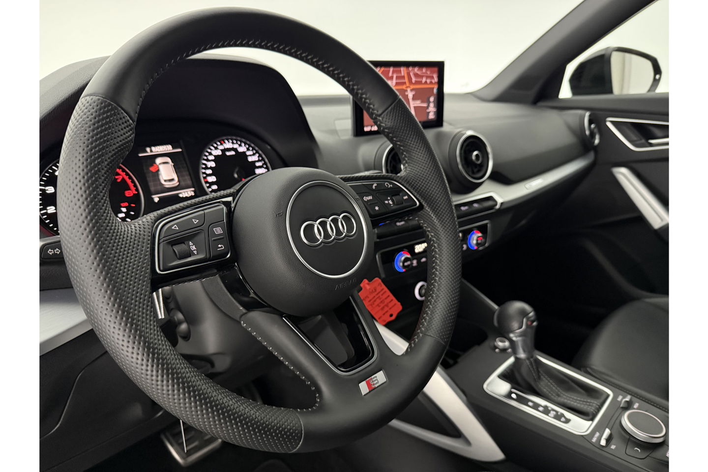 Audi Q2 35 TFSI 150PK S Line LED Carplay Clima Cruise Navi PDC 18''LMV