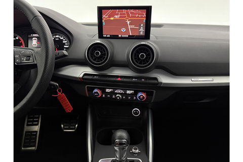 Audi Q2 35 TFSI 150PK S Line LED Carplay Clima Cruise Navi PDC 18''LMV