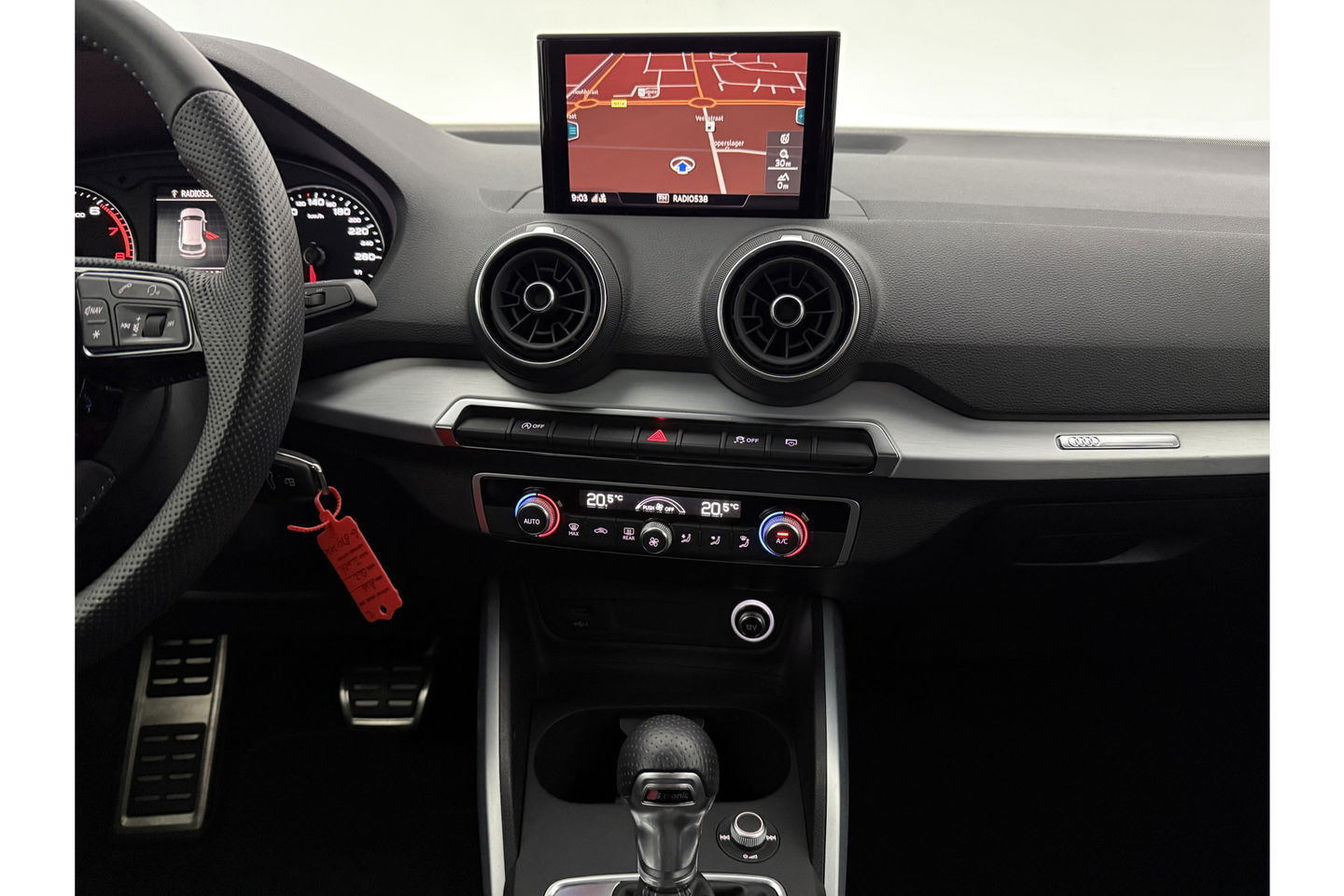 Audi Q2 35 TFSI 150PK S Line LED Carplay Clima Cruise Navi PDC 18''LMV