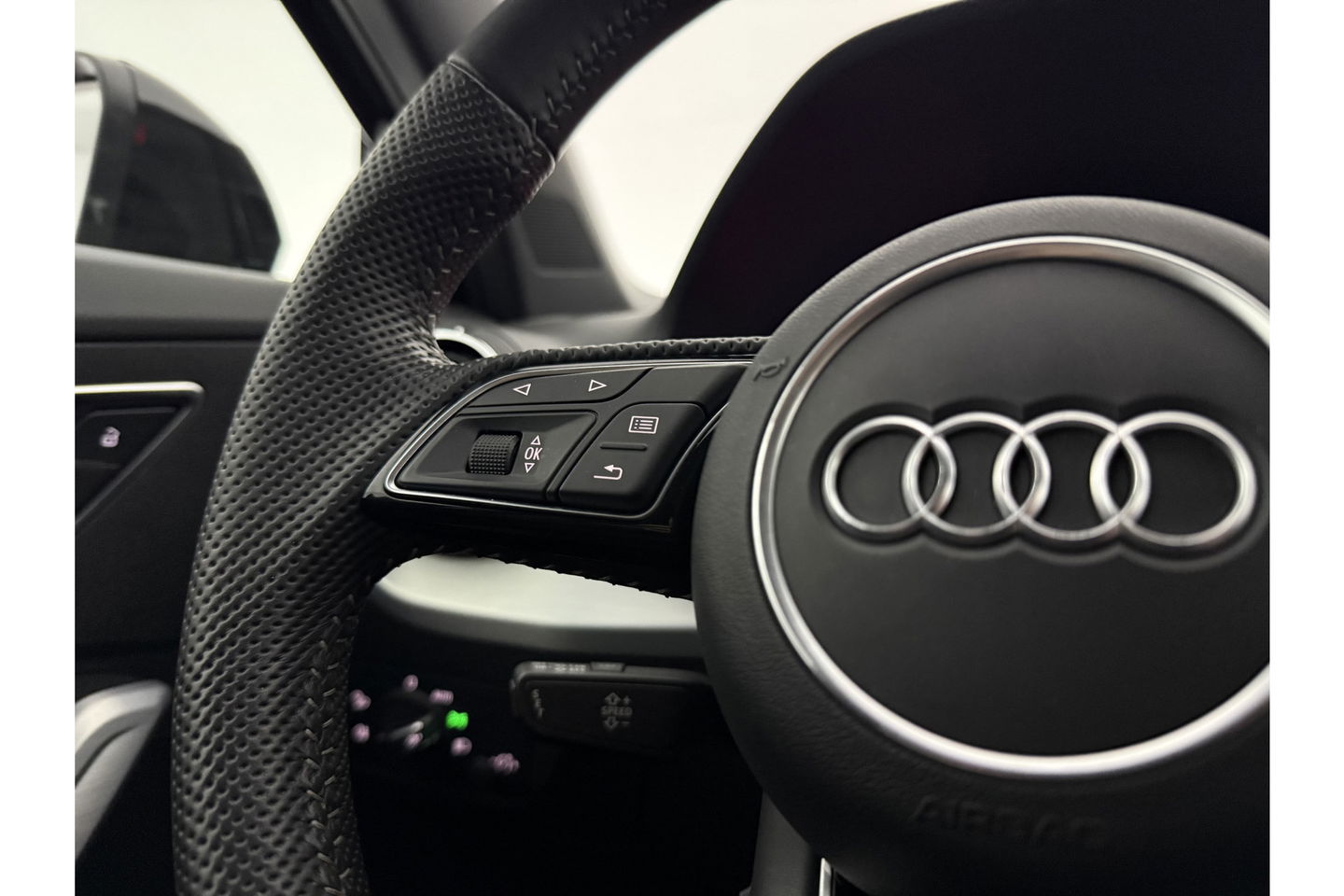 Audi Q2 35 TFSI 150PK S Line LED Carplay Clima Cruise Navi PDC 18''LMV
