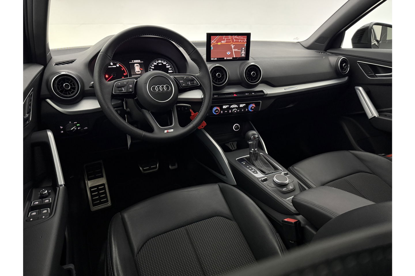 Audi Q2 35 TFSI 150PK S Line LED Carplay Clima Cruise Navi PDC 18''LMV