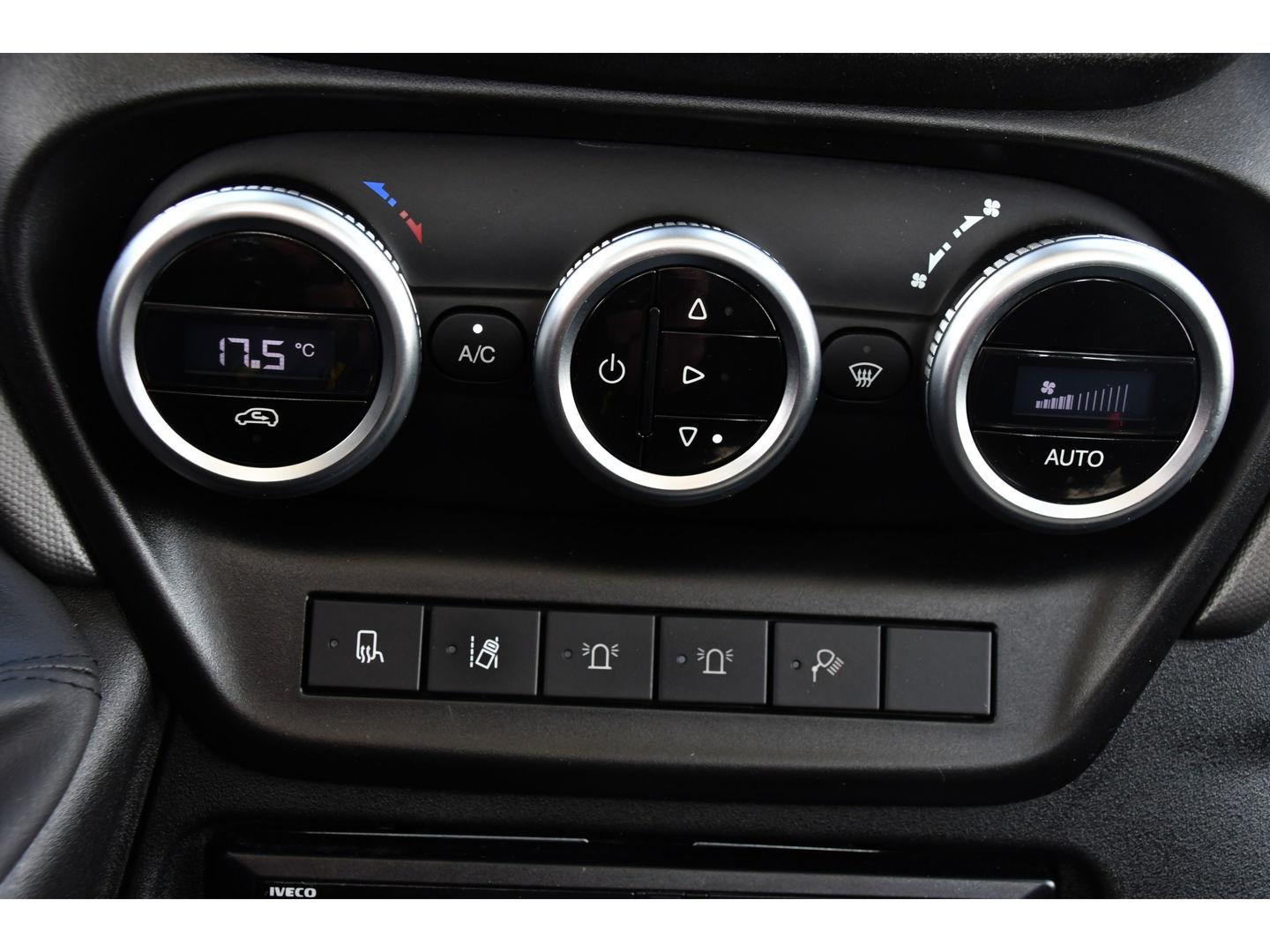 Iveco 40C18 Daily DL L4 Openlaadbak Camera, Cruise, LED, Carplay, 180PK, 3500kg Trekhaak, Clima, Automaat, Uniek! Chassis