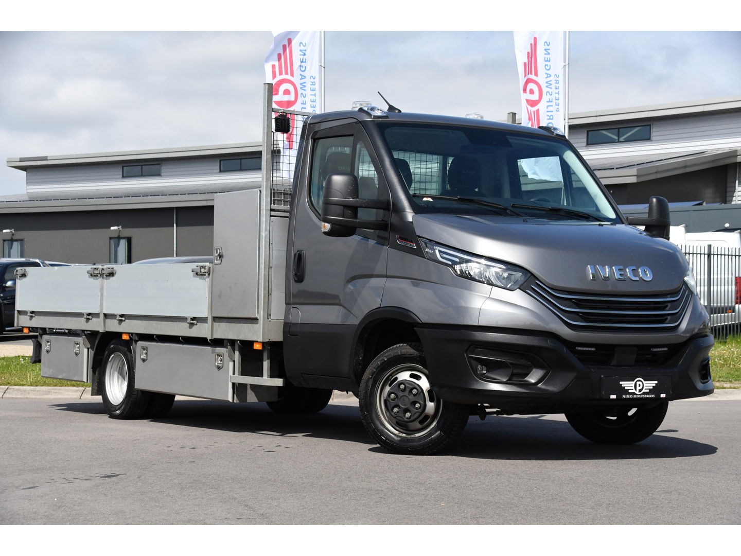 Iveco 40C18 Daily DL L4 Openlaadbak Camera, Cruise, LED, Carplay, 180PK, 3500kg Trekhaak, Clima, Automaat, Uniek! Chassis