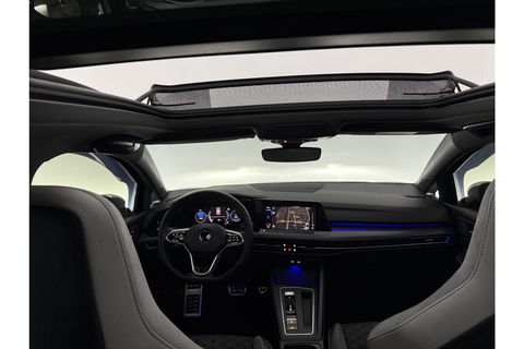 Volkswagen Golf 1.5 eTSI R-Line 162PK DSG Pano Trekhaak Sfeer Virtual Clima LED Carplay Navi PDC 18"LMV Stoel/Stuurverwarming