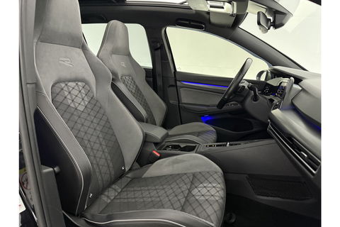 Volkswagen Golf 1.5 eTSI R-Line 162PK DSG Pano Trekhaak Sfeer Virtual Clima LED Carplay Navi PDC 18"LMV Stoel/Stuurverwarming