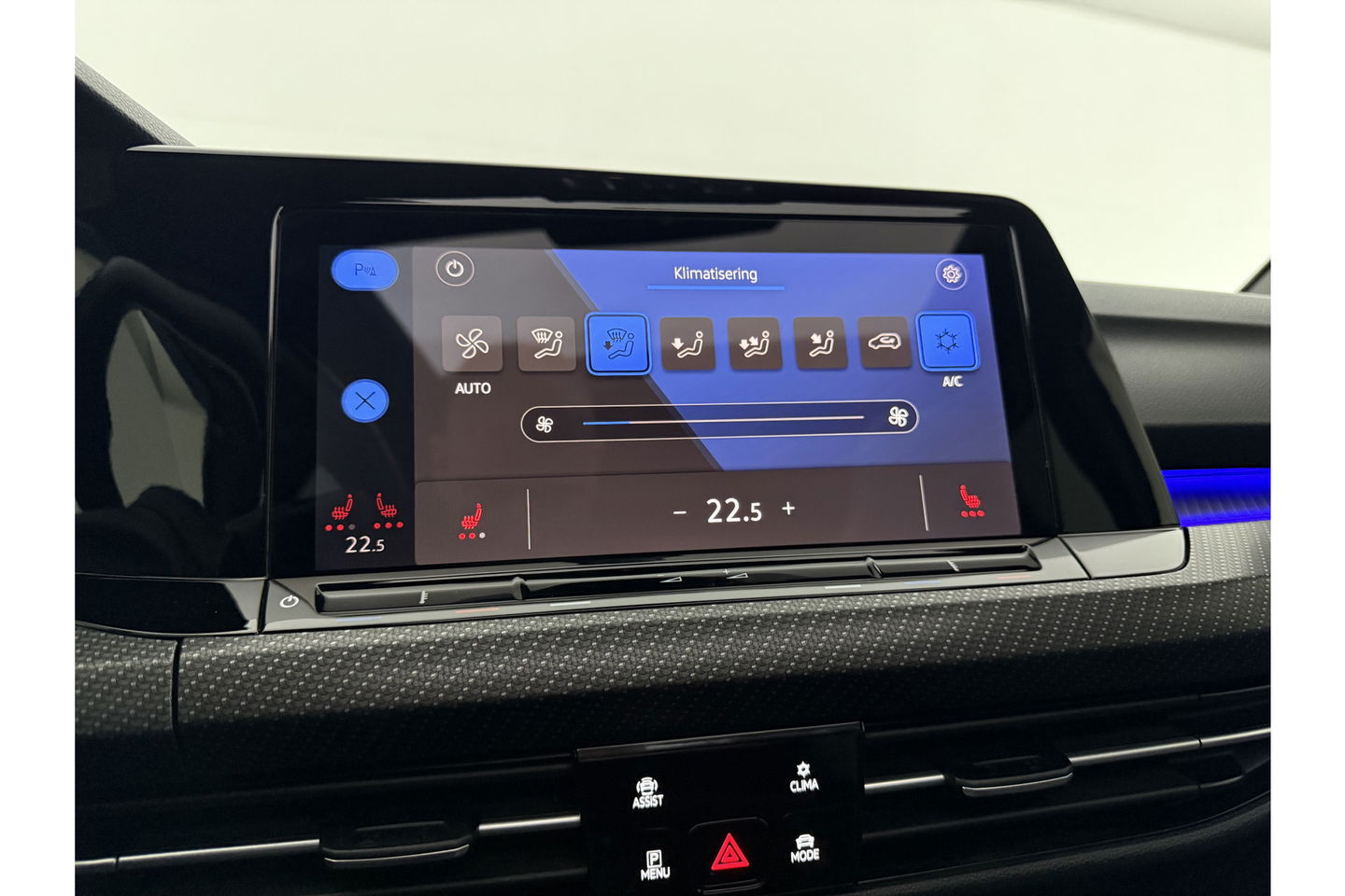 Volkswagen Golf 1.5 eTSI R-Line 162PK DSG Pano Trekhaak Sfeer Virtual Clima LED Carplay Navi PDC 18"LMV Stoel/Stuurverwarming
