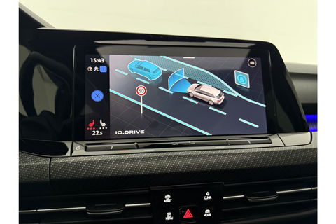 Volkswagen Golf 1.5 eTSI R-Line 162PK DSG Pano Trekhaak Sfeer Virtual Clima LED Carplay Navi PDC 18"LMV Stoel/Stuurverwarming