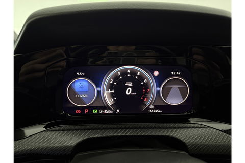 Volkswagen Golf 1.5 eTSI R-Line 162PK DSG Pano Trekhaak Sfeer Virtual Clima LED Carplay Navi PDC 18"LMV Stoel/Stuurverwarming