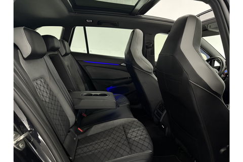 Volkswagen Golf 1.5 eTSI R-Line 162PK DSG Pano Trekhaak Sfeer Virtual Clima LED Carplay Navi PDC 18"LMV Stoel/Stuurverwarming