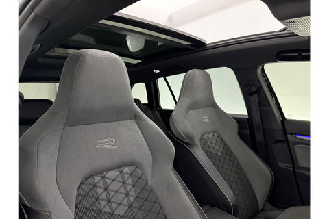 Volkswagen Golf 1.5 eTSI R-Line 162PK DSG Pano Trekhaak Sfeer Virtual Clima LED Carplay Navi PDC 18"LMV Stoel/Stuurverwarming