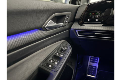 Volkswagen Golf 1.5 eTSI R-Line 162PK DSG Pano Trekhaak Sfeer Virtual Clima LED Carplay Navi PDC 18"LMV Stoel/Stuurverwarming